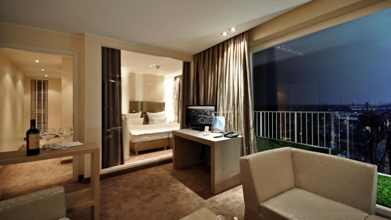 Thomas Hotel Spa & Lifestyle Хузум Екстериор снимка